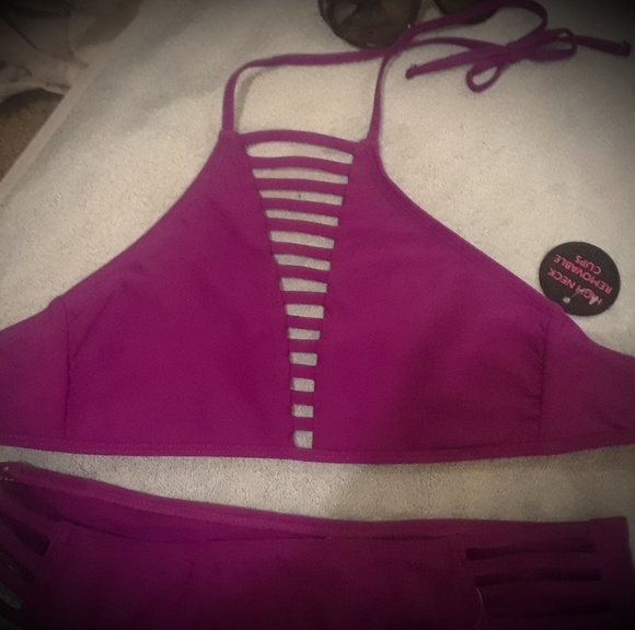 NWT Magenta Bog Bikini - Picture 5 of 7